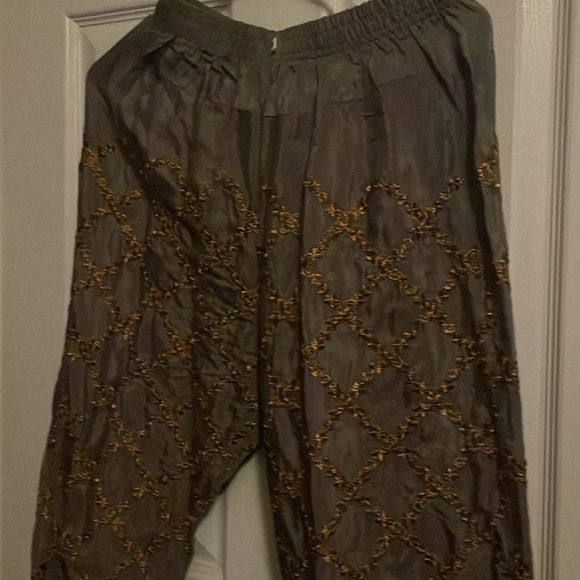 Brand new 3 piece embroidered net suit with gharara style pant - Picture 5 of 7